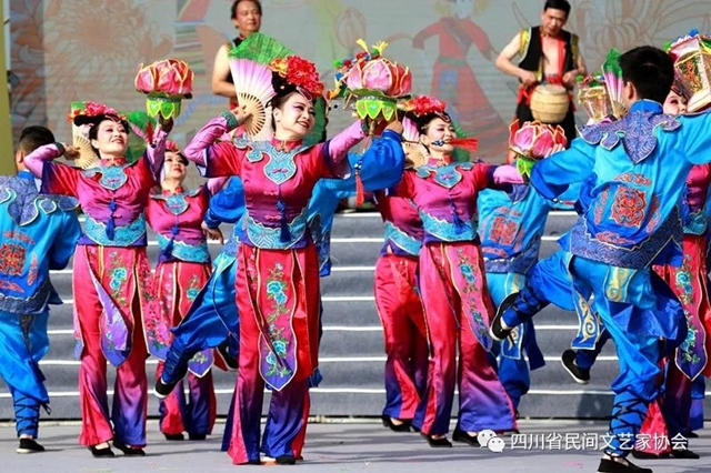 古藺花燈亮相第十二屆中國(guó)民間藝術(shù)節(jié)