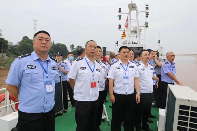 全省公安機(jī)關(guān)服務(wù)保障長(zhǎng)江經(jīng)濟(jì)帶高質(zhì)量發(fā)展工作推進(jìn)會(huì)在瀘州召開(kāi)