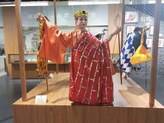 內江非遺瑰寶！玉雕、傳統(tǒng)手工榫卯技藝、陶缸傳統(tǒng)制作技藝…(圖11)