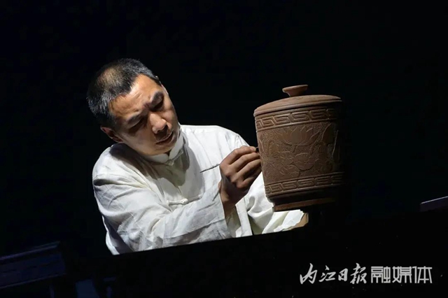 內江非遺瑰寶！玉雕、傳統(tǒng)手工榫卯技藝、陶缸傳統(tǒng)制作技藝…(圖16)