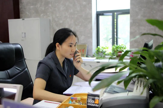 江陽(yáng)法院劉紅梅被授予“全省法院訴訟服務(wù)中心實(shí)質(zhì)化建設(shè)先進(jìn)個(gè)人”稱(chēng)號(hào)(圖6)