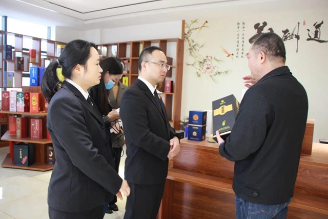四川瀘州白酒產(chǎn)業(yè)園區(qū)人民法庭被授予“全省法院人民法庭工作先進(jìn)集體”稱號(圖10)