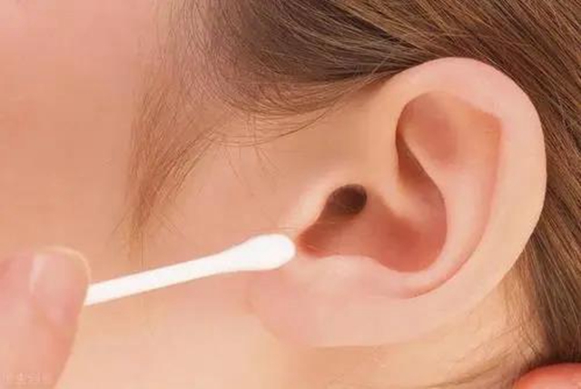 【擴散】23歲小伙用棉簽掏耳朵，險些聾了！