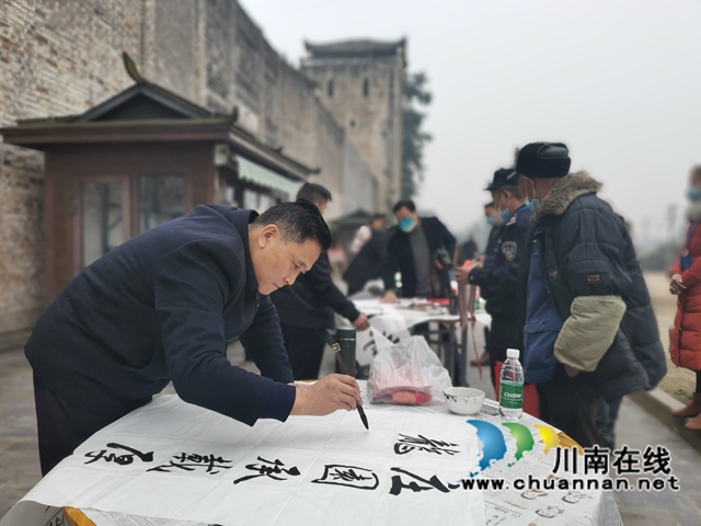 瀘縣書法、美術(shù)、作家、攝影家走進(jìn)方洞鎮(zhèn)新春送祝福(圖8)