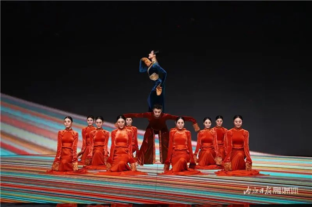此舞只應(yīng)天上有！這位內(nèi)江甜妹子的舞蹈在網(wǎng)上火了(圖4)