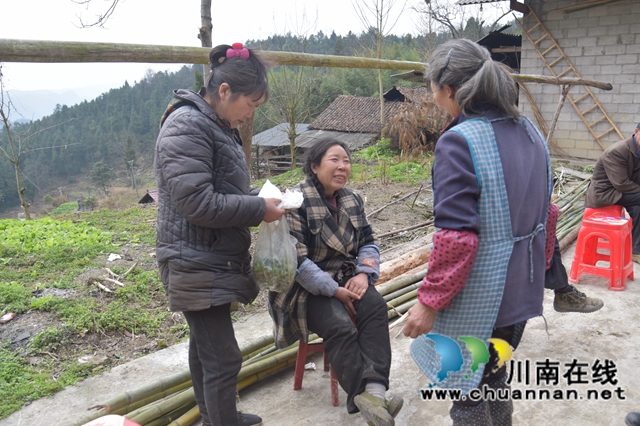 瀘州：古敘兩地愛心接力尋親，走失4年女子終與家人團圓(圖3)