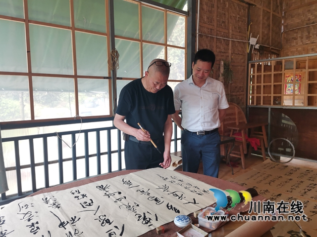 文學(xué)助力鄉(xiāng)村振興！瀘州詩人瀘縣道林溝采風(fēng)活動暨改稿會舉行(圖6)