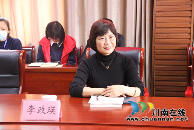 合江中學(xué)杰出校友文耀友向母校捐贈個人著書(圖4)