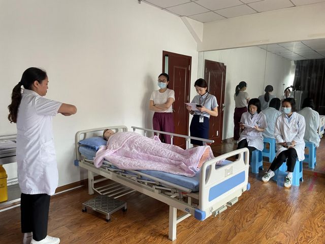 瀘州福欣醫(yī)院：提高全院急診急救能力，盡力為老百姓提供專業(yè)高效的急救服務(wù)！