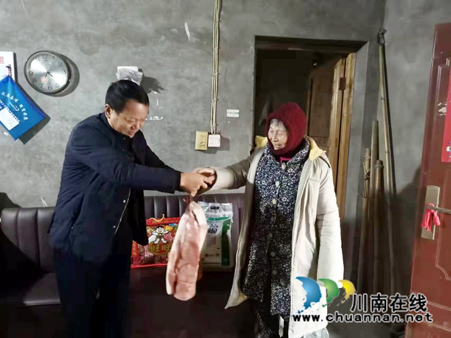 馬芝良為徐正芬送去豬肉等慰問品.jpg