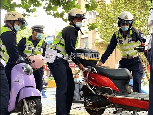 內(nèi)江交警“喊話”477輛車車主：速來(lái)接受處理，否則依法銷毀！