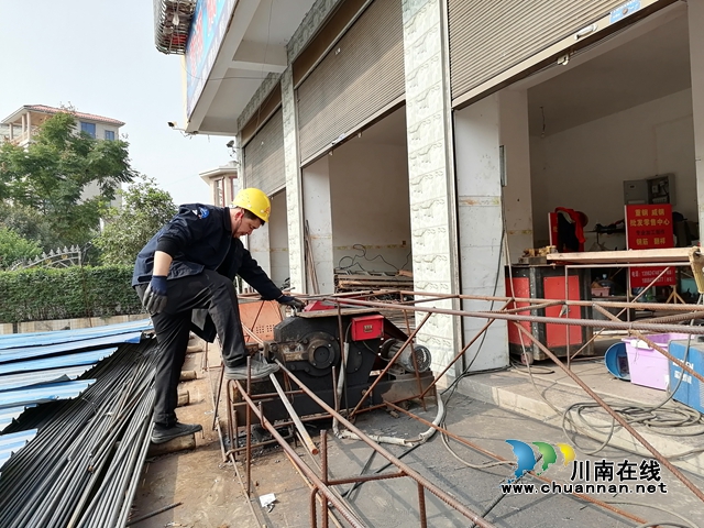 5.朱祥洪操作鋼筋切斷機.jpg
