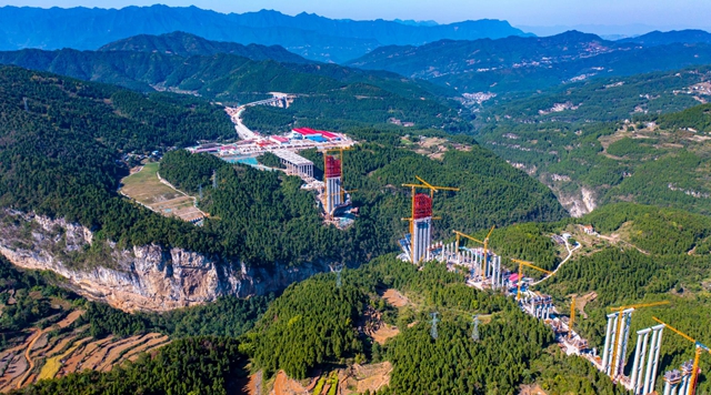 百?gòu)?qiáng)13.jpg