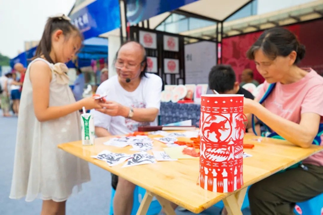 自貢非遺傳承保護：從“養(yǎng)在深閨人未識”到“飛入尋常百姓家”