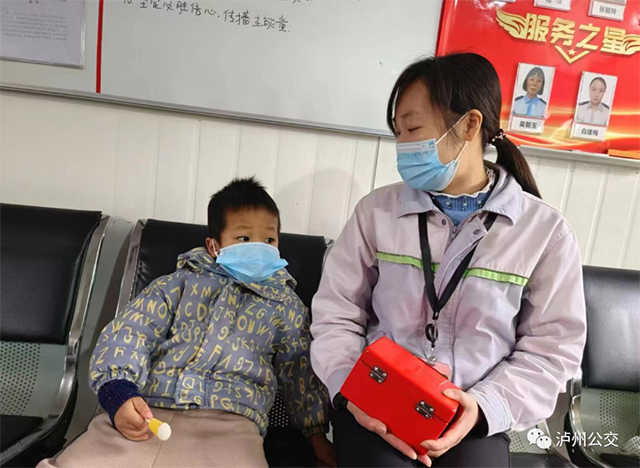 4歲小孩“離家出走”？ 警民聯(lián)手幫助他