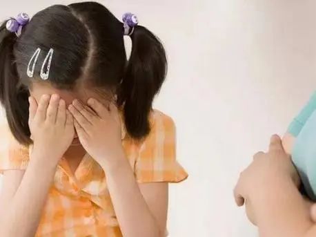 【關(guān)注】9歲女童來月經(jīng)了！