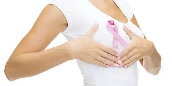 【警惕】半年內(nèi)，女子乳房狂飆到G罩杯