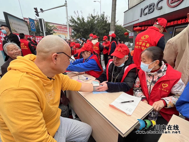 龍馬潭89歲退休醫(yī)生李上瓊義診32年：“只要身體允許，我會(huì)一直堅(jiān)持為大家服務(wù)！”
