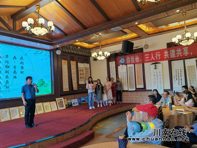 吟誦現(xiàn)場1（曾佐然攝）.jpg