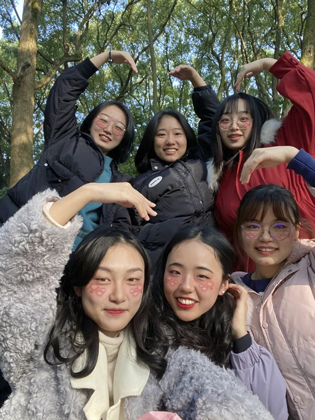 6朵“金花”齊上名校！3605學(xué)霸寢室含“研”量100%