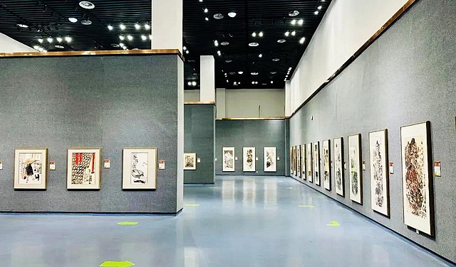 逛藝術(shù)展、看物理秀！這個暑假讓我們一起坐公交get更多驚喜吧~