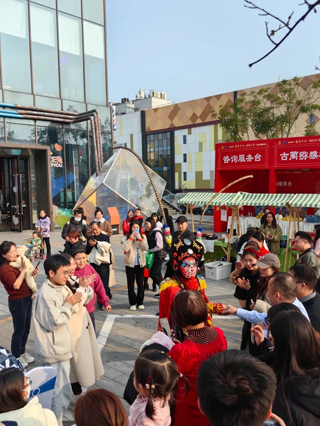 “以點(diǎn)帶面，多點(diǎn)開(kāi)花”——街頭文藝新五進(jìn)，“惠享瀘州”促消費(fèi)