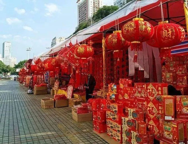 年貨購(gòu)物節(jié)，坐瀘州公交到這里買(mǎi)相因咯→