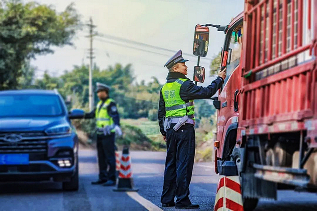 返程高峰來了！瀘州哪些路段易堵？返程天氣如何？交警重要提醒