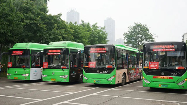 瀘州公交70余條線路直達考點，載你金榜題名！