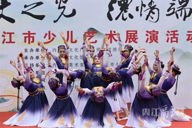 妙筆丹心！端午佳節(jié)，內江“小書畫家們”90米長卷繪山河