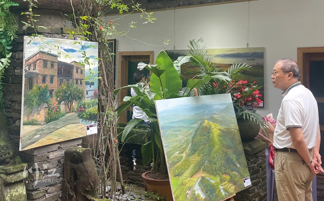 市民可觀展丨瀘州66歲畫家身患癌癥，好友為他辦了一場個人畫展