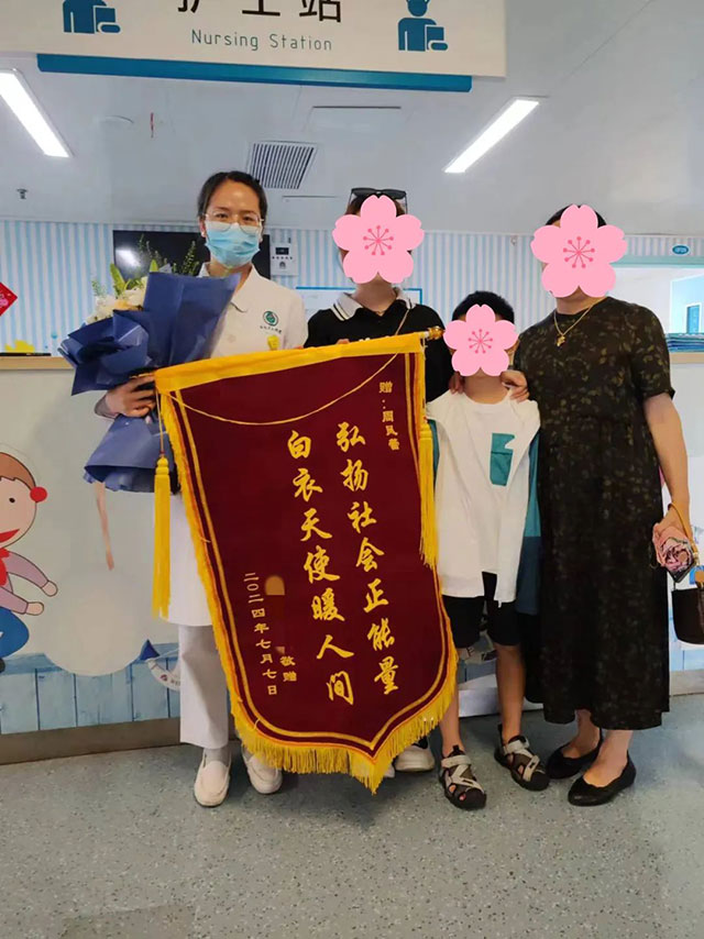 沿著住院部一層一層的找周鳳蕾，原來是……