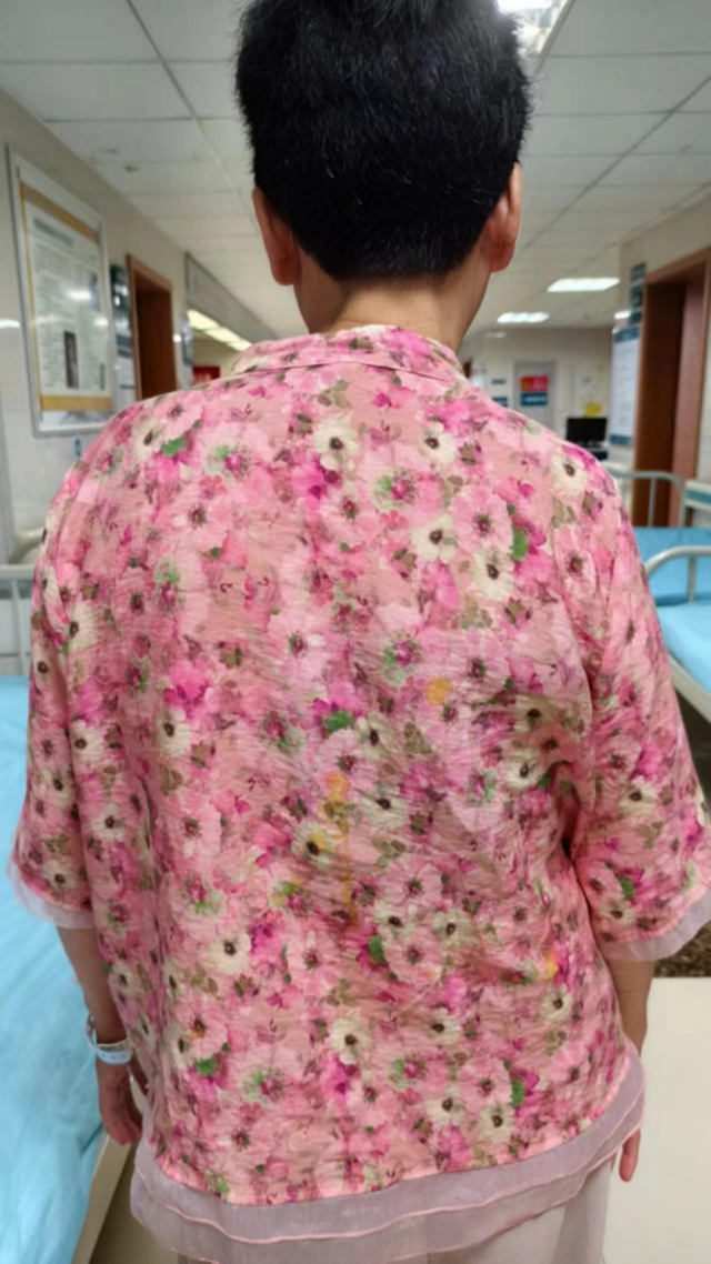 【圍觀】嬢嬢胸背痛2年，腰桿都痛彎了