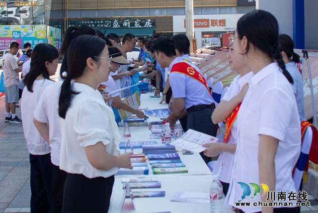 龍馬潭區(qū)：開(kāi)展集中宣傳活動(dòng) 助力個(gè)體工商戶健康發(fā)展