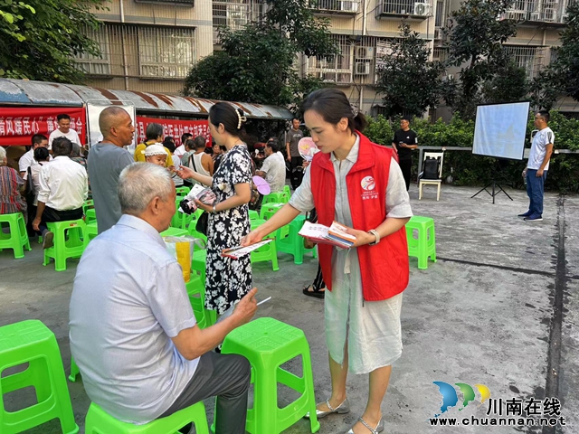 瀘縣玉蟾街道：健康科普零距離 義診服務(wù)暖社區(qū)
