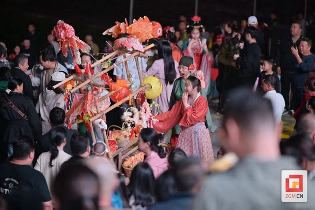 “夜游釜溪”：穿越鹽運(yùn)盛世 邀游客“一秒入戲”