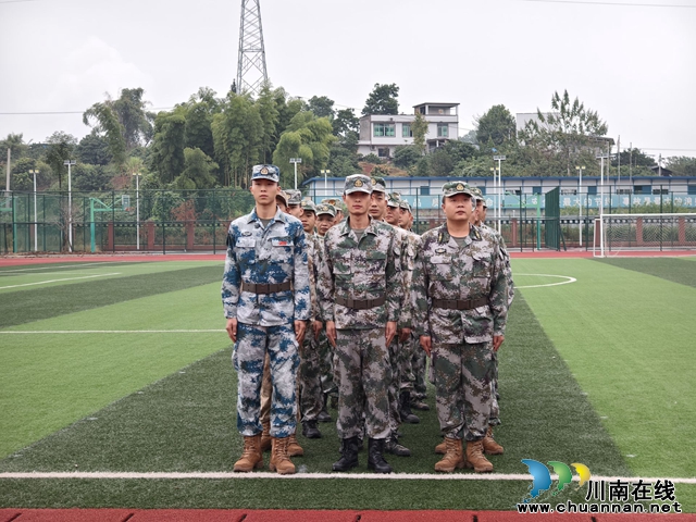 戎裝展英姿，青春綻芳華丨合江中學(xué)舉行高2024級新生軍訓(xùn)開訓(xùn)儀式