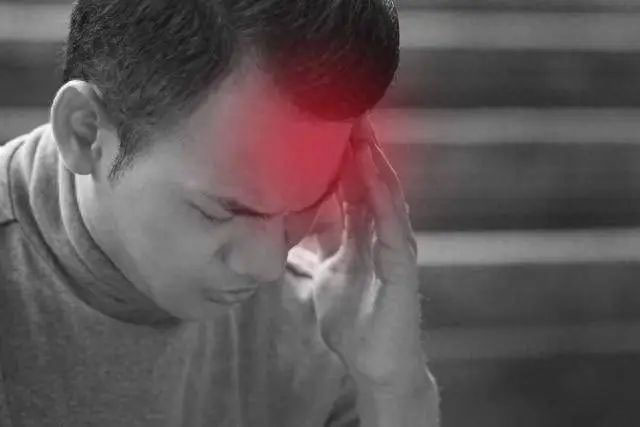 【關(guān)注】男子感冒、緊張就頭痛，竟是……