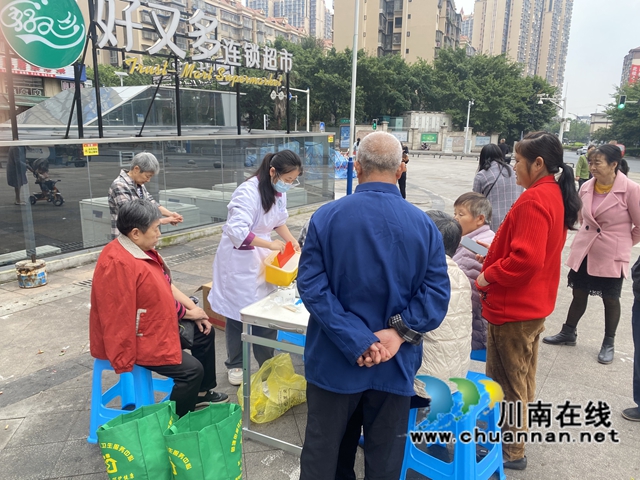 龍馬潭區(qū)魚塘街道望山坪社區(qū)開展傳染性疾病篩查活動