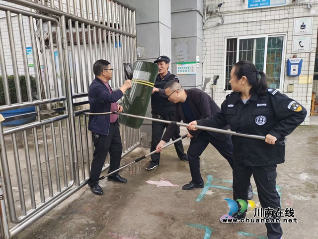納溪區(qū)天仙小學(xué)開展反恐防暴安全應(yīng)急演練活動(dòng)