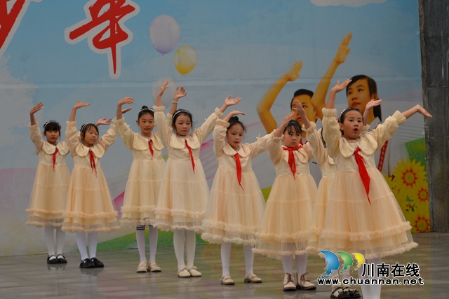 向英雄致敬，做擔當少年｜敘永東大街小學開展感恩主題教育活動