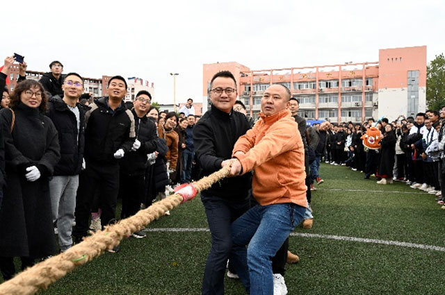 趣燃初冬，“師”展魅力┃瀘縣建校舉行2024年教職工運(yùn)動(dòng)會(huì)