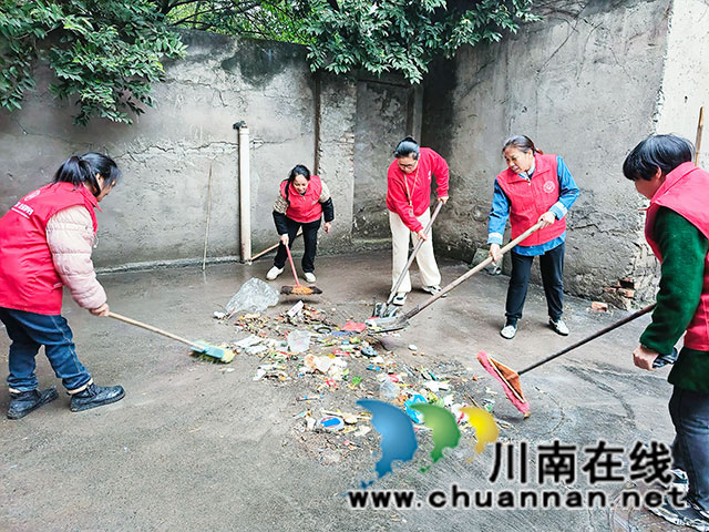 清除垃圾1（古有聰攝）.jpg