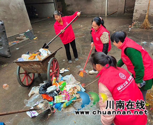清除垃圾（古有聰攝）.jpg