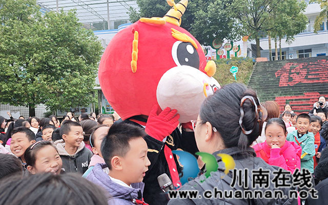 學(xué)生發(fā)言.jpg