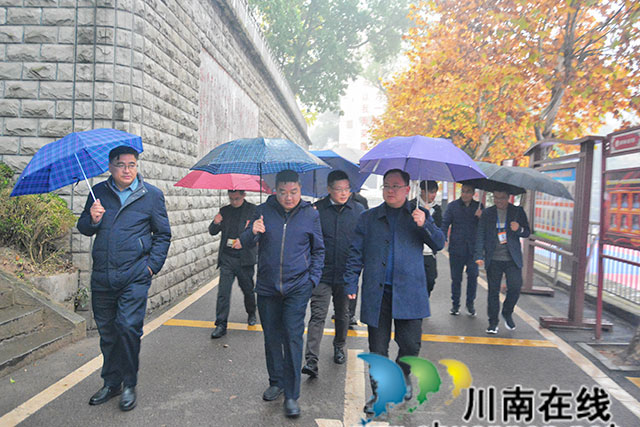 瀘州市委宣傳部副部長周仁樹到瀘縣一中調(diào)研指導(dǎo)思政工作