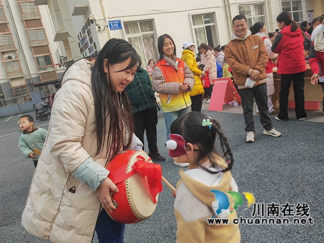 游戲敲鼓我（曾佐然攝）.jpg