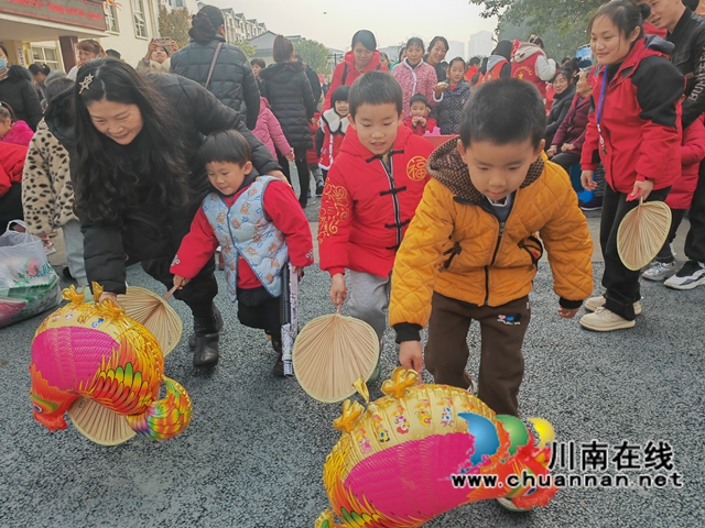 游戲赴豬跑（曾佐然攝）.jpg