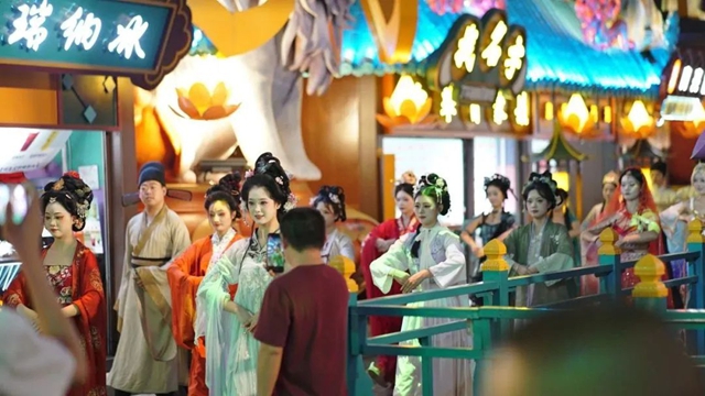 【暢游酒城過新年】這一站，山河明月·醉酒城！坐上公交車出發(fā)吧