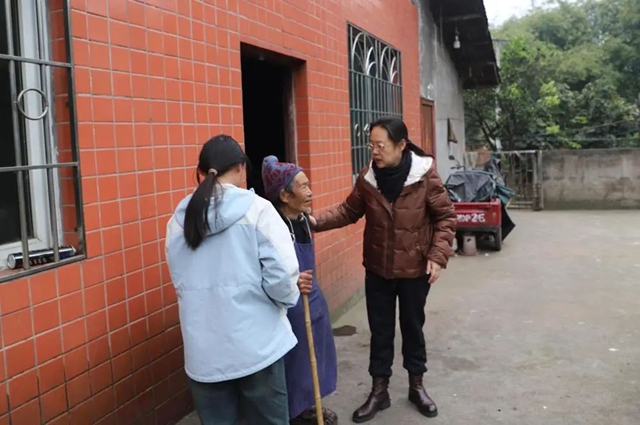 新春慰問送溫暖 濃濃關懷暖人心 | 劉著帶隊赴聯(lián)系幫扶村開展春節(jié)前走訪慰問